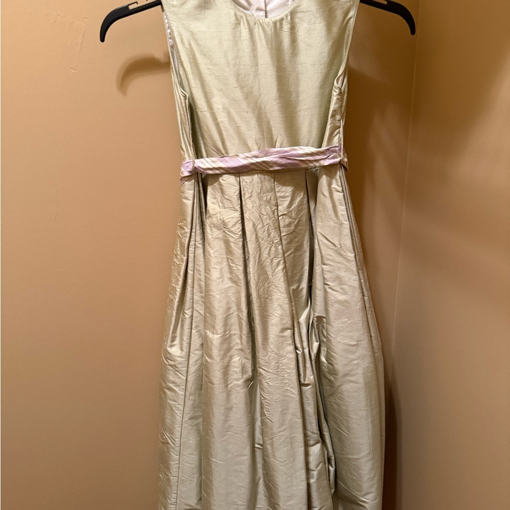 Elegant Light Green Sleeveless Dress